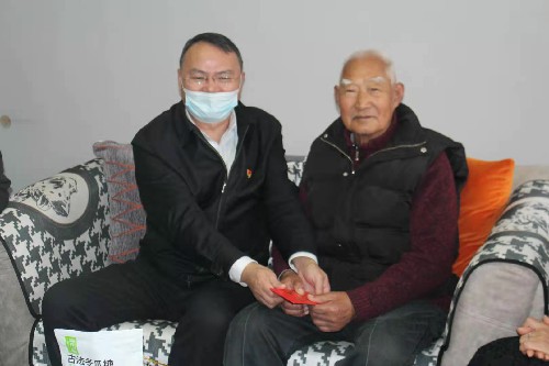 永安分公司l賴寶祿：省機(jī)電控股公司黨委委員、副總經(jīng)理陳伯煒到永安分公司走訪慰問離休干部和困難職�?(4)~1.jpg