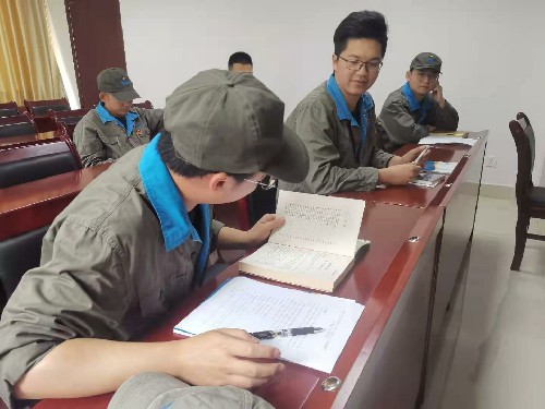張逸清：團員介紹書籍~1.jpg