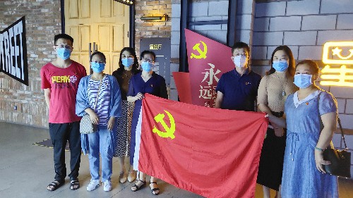 ?？剖∶?#65533;? 觀看愛國主義教育影片《長津湖》~1.jpg
