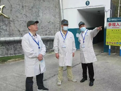 福建省氣象局副局長鄧志帶隊到海峽科化永安分公司進(jìn)行開展防雷安全監(jiān)督檢查照�?~1.jpg