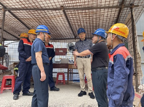 富興建設(shè)公司 林敏�?省機(jī)電控股公司黨委委員、副總經(jīng)理吳大文到上杭分公司開展工作調(diào)研~1.jpg