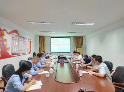 格式工廠省機電控股公司黨委副書記、總經(jīng)理董飛龍，黨委委員、副總經(jīng)理吳大文在永安雙華公�?.jpg