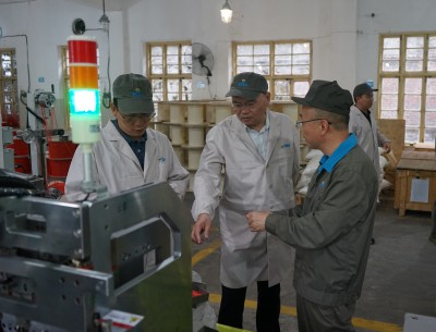 格式工廠烽林林美玲：省機(jī)電控股公司黨委委員、副總經(jīng)理陳伯煒一行到海峽科化烽林分公司開展“科技創(chuàng)新及科技人才”課題調(diào)�?.jpg